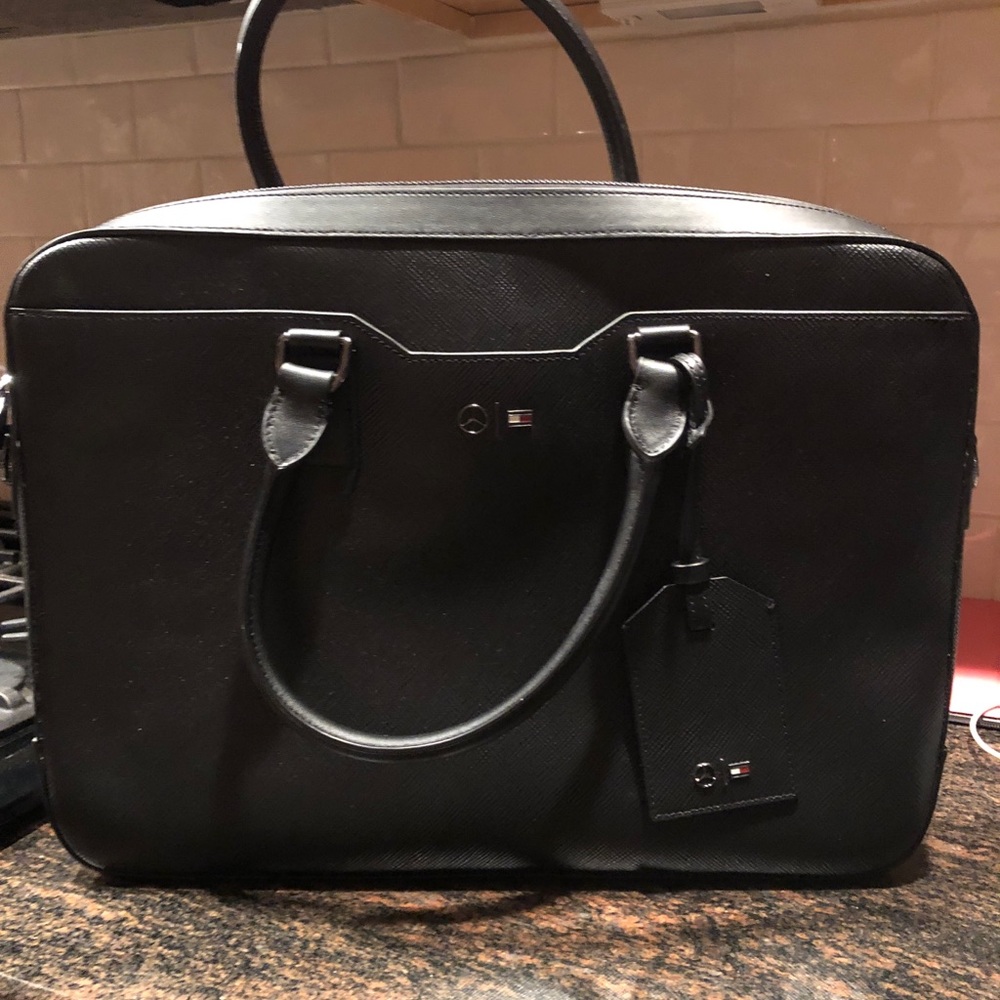 Tommy Hilfiger Leather computer briefcase